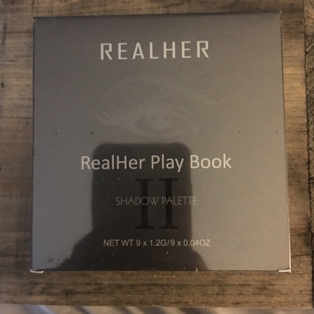 RealHer Eyeshadow Palette II